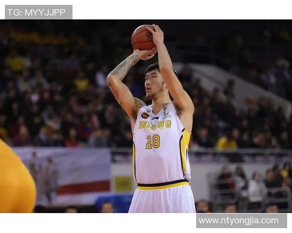 广州篮球队在选拔赛中以83分稳居积分榜首位展现强劲实力